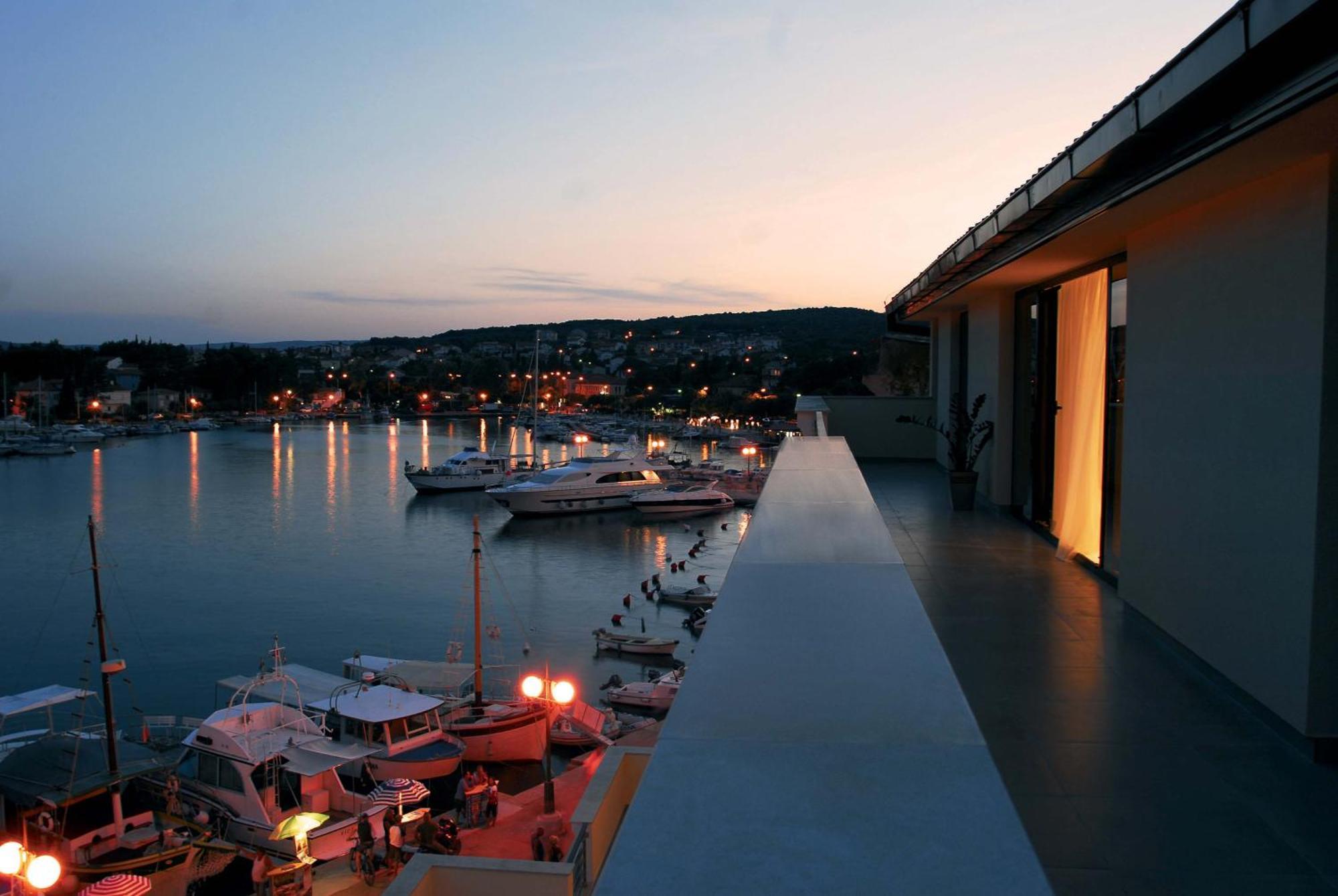Hotel Marina Krk Town Exteriör bild