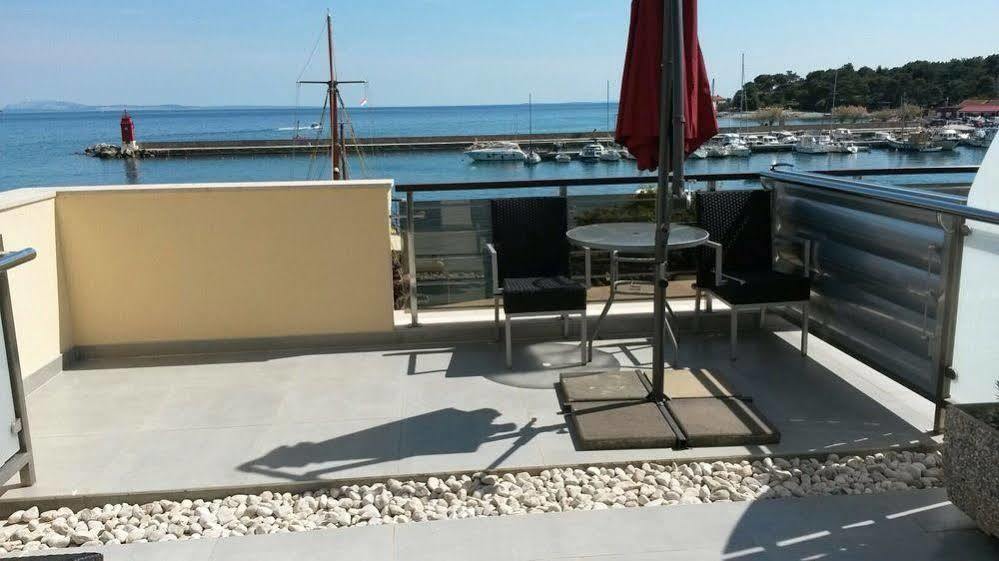 Hotel Marina Krk Town Exteriör bild