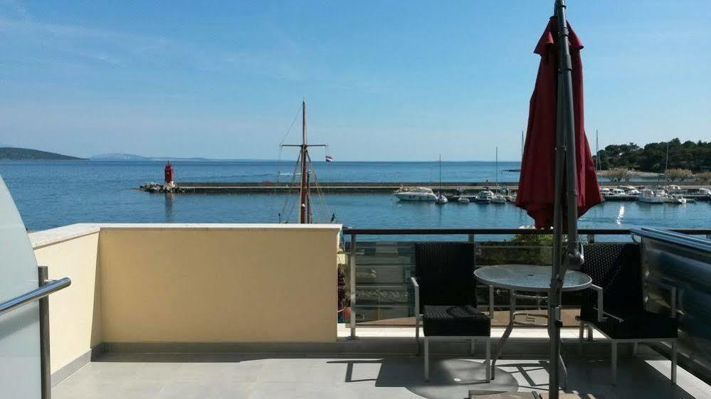 Hotel Marina Krk Town Exteriör bild